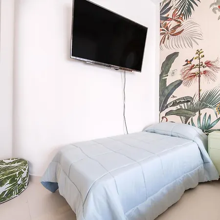 Casa Luce Con Terrazzo Гостевой дом Милаццо