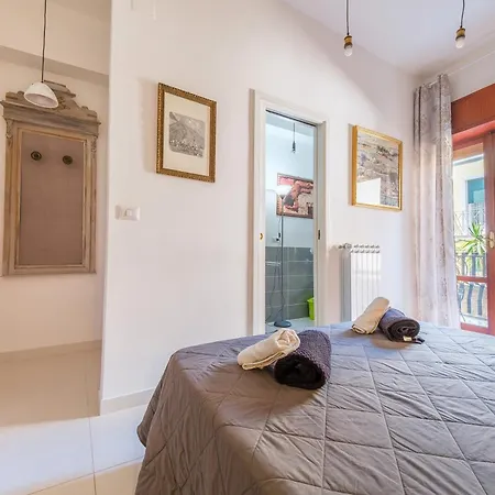 Πανσιόν Casa Luce Con Terrazzo Μιλάτσο